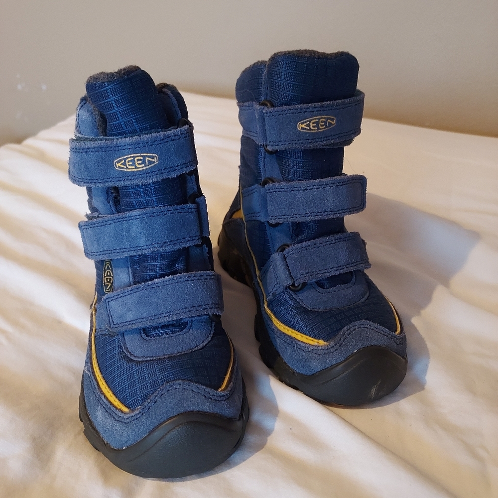 Boots size 8